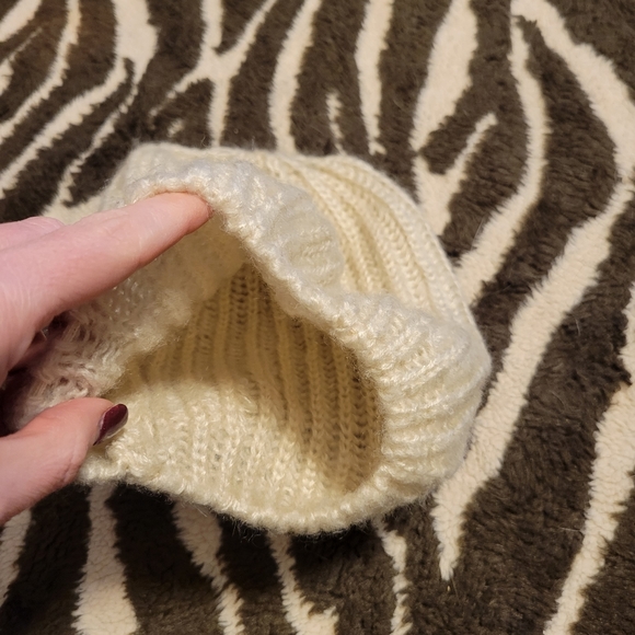 Beanie - Picture 2 of 3